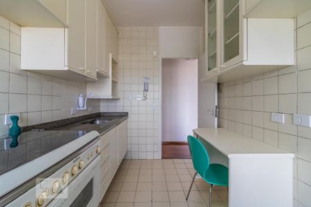 Apartamento à venda com 90m², 2 quartos e 2 vagas Apartamento à venda com 90m², 2 quartos e 2 vagasCozinha