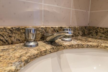Apartamento à venda com 90m², 2 quartos e 2 vagas Apartamento à venda com 90m², 2 quartos e 2 vagasDetalhe do Banheiro da Suíte