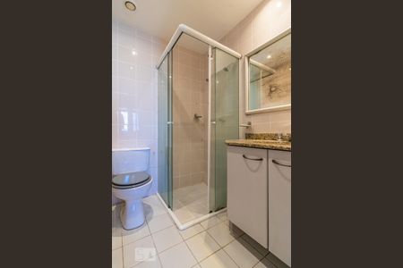 Apartamento à venda com 90m², 2 quartos e 2 vagas Apartamento à venda com 90m², 2 quartos e 2 vagasBanheiro da Suíte