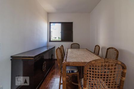 Apartamento à venda com 90m², 2 quartos e 2 vagasSala