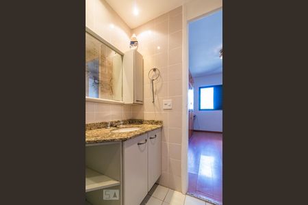 Apartamento à venda com 90m², 2 quartos e 2 vagas Apartamento à venda com 90m², 2 quartos e 2 vagasBanheiro da Suíte