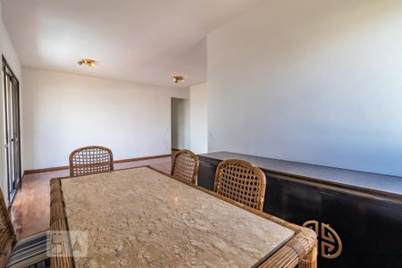 Apartamento à venda com 90m², 2 quartos e 2 vagas Apartamento à venda com 90m², 2 quartos e 2 vagasSala