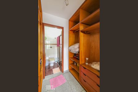 Casa à venda com 140m², 4 quartos e 2 vagasCloset da suíte 1