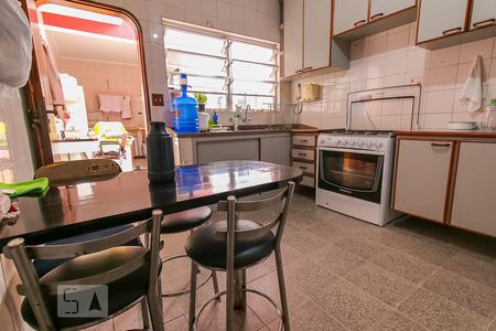 Casa à venda com 140m², 4 quartos e 2 vagasCozinha