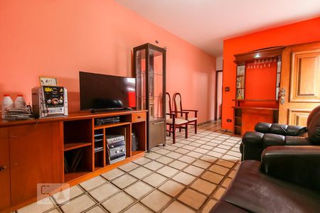 Sala de casa à venda com 4 quartos, 140m² em Cupecê, São Paulo