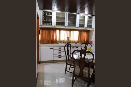 Apartamento à venda com 230m², 3 quartos e 3 vagasCopa