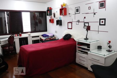 Apartamento à venda com 230m², 3 quartos e 3 vagasDormitório 2