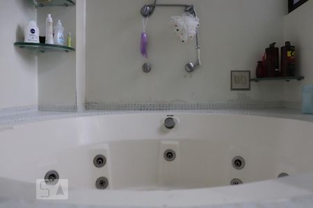 Apartamento à venda com 230m², 3 quartos e 3 vagasBanheiro da Suíte