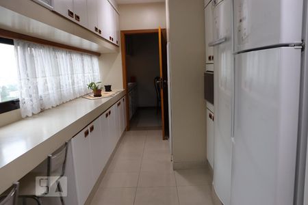 Apartamento à venda com 230m², 3 quartos e 3 vagasCozinha