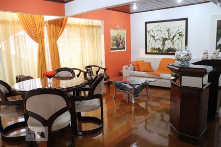 Apartamento à venda com 230m², 3 quartos e 3 vagasSala