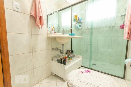 Casa à venda com 195m², 3 quartos e 3 vagasBanheiro da Suíte 2