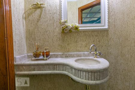 Casa à venda com 195m², 3 quartos e 3 vagasLavabo