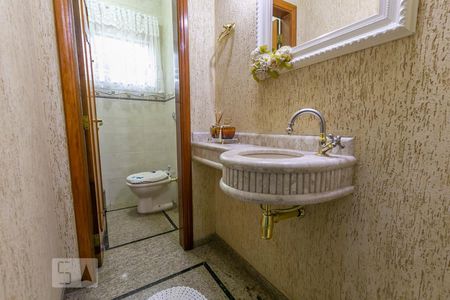 Casa à venda com 195m², 3 quartos e 3 vagasLavabo