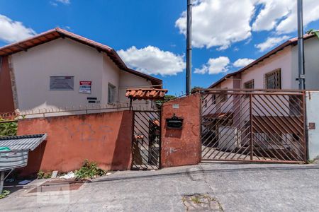 Casa para alugar com 50m², 2 quartos e 1 vagaFachada