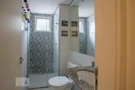Banheiro de apartamento para alugar com 2 quartos, 52m² em Bela Aliança, São Paulo