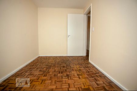 Quarto 2 de apartamento para alugar com 2 quartos, 48m² em Santa Cândida, Curitiba