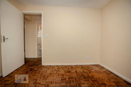 Quarto 1 de apartamento para alugar com 2 quartos, 48m² em Santa Cândida, Curitiba