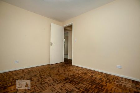 Quarto 1 de apartamento para alugar com 2 quartos, 48m² em Santa Cândida, Curitiba