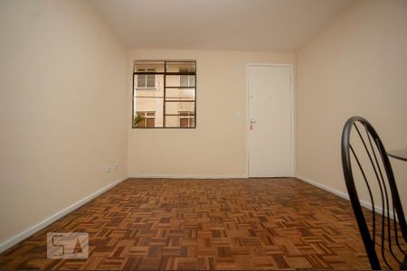 Sala de apartamento para alugar com 2 quartos, 48m² em Santa Cândida, Curitiba
