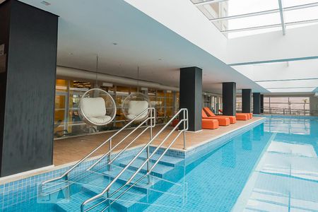 Studio para alugar com 50m², 1 quarto e 1 vaga Studio para alugar com 50m², 1 quarto e 1 vagaÁrea Comum - Piscina