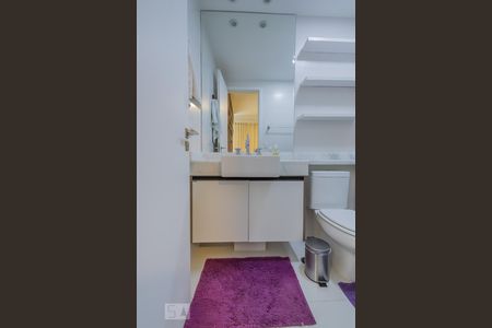 Studio para alugar com 50m², 1 quarto e 1 vaga Studio para alugar com 50m², 1 quarto e 1 vagaBanheiro