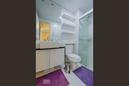 Studio para alugar com 50m², 1 quarto e 1 vaga Studio para alugar com 50m², 1 quarto e 1 vagaBanheiro