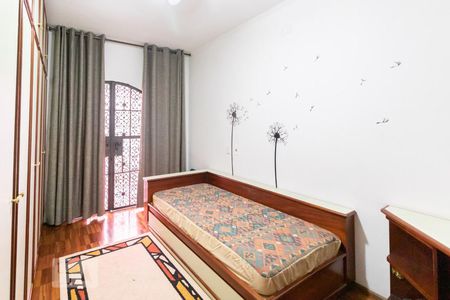 Casa à venda com 282m², 3 quartos e 4 vagasQuarto 2