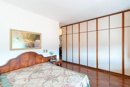 Casa à venda com 282m², 3 quartos e 4 vagasSuíte