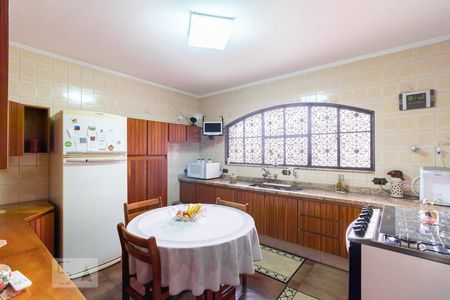 Casa à venda com 282m², 3 quartos e 4 vagasCozinha