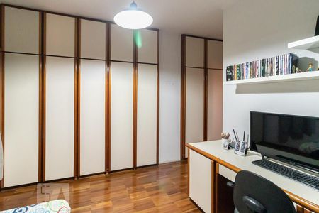 Casa à venda com 282m², 3 quartos e 4 vagasQuarto 1