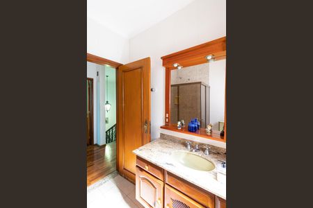 Casa à venda com 282m², 3 quartos e 4 vagasBanheiro 2