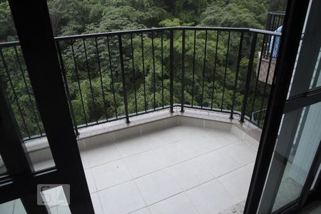 Apartamento à venda com 84m², 3 quartos e 1 vagaVaranda