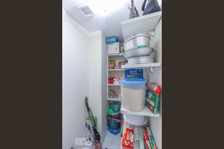 Apartamento à venda com 118m², 3 quartos e 2 vagas Apartamento à venda com 118m², 3 quartos e 2 vagasDispensa