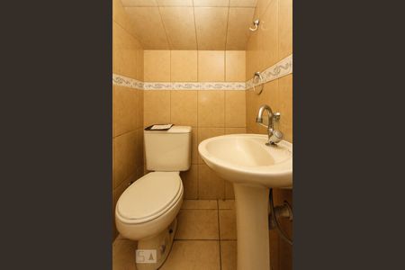 Casa à venda com 200m², 4 quartos e 2 vagasBanheiro da Suite