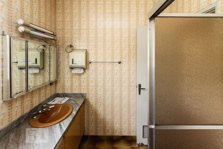 Casa à venda com 200m², 4 quartos e 2 vagasBanheiro