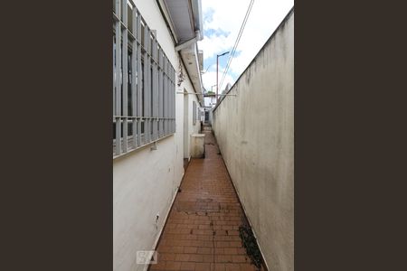 Casa à venda com 200m², 4 quartos e 2 vagasCorredor externo
