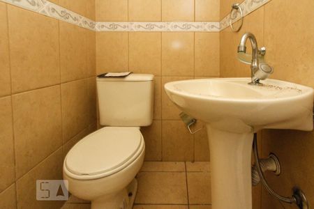 Casa à venda com 200m², 4 quartos e 2 vagasBanheiro da Suite