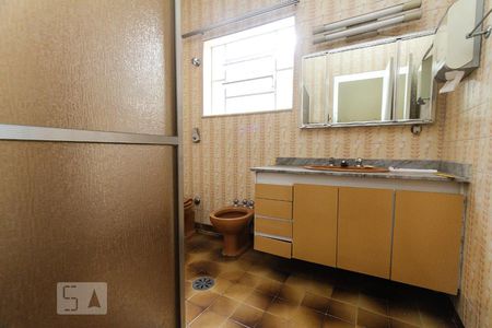 Casa à venda com 200m², 4 quartos e 2 vagasBanheiro