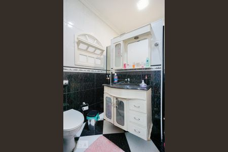 Casa à venda com 300m², 6 quartos e 4 vagasBanheiro suíte 03