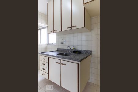 Cozinha de apartamento para alugar com 1 quarto, 47m² em Centro, Campinas