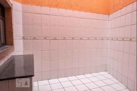 Casa para alugar com 75m², 2 quartos e 2 vagasQuintal