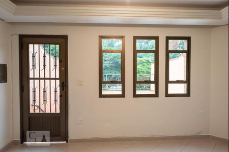 Casa para alugar com 75m², 2 quartos e 2 vagasSala