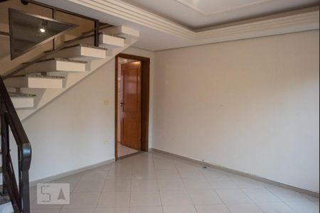 Casa para alugar com 75m², 2 quartos e 2 vagasSala