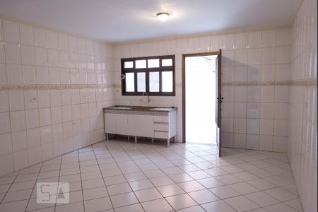 Casa para alugar com 75m², 2 quartos e 2 vagasCozinha