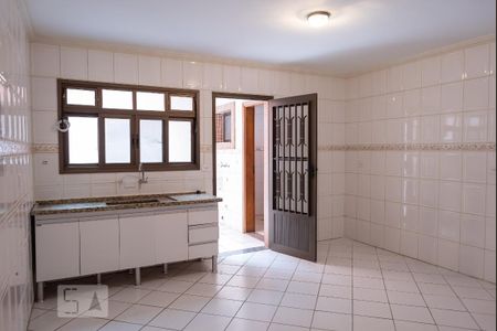 Casa para alugar com 75m², 2 quartos e 2 vagasCozinha