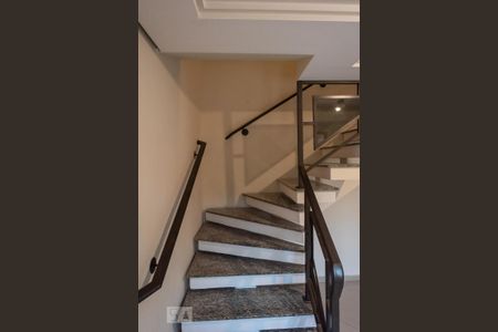 Casa para alugar com 75m², 2 quartos e 2 vagasSala