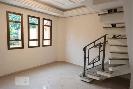 Casa para alugar com 75m², 2 quartos e 2 vagasSala