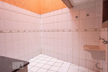 Casa para alugar com 75m², 2 quartos e 2 vagasQuintal