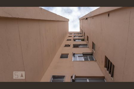 Apartamento à venda com 70m², 2 quartos e sem vagaÁrea externa