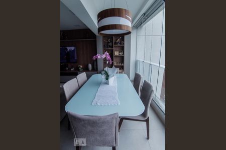 Apartamento à venda com 105m², 2 quartos e 2 vagasVaranda da Sala